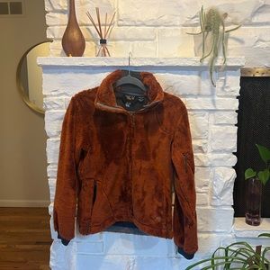 Near perfect Mountain Hardware Fleece Zip Up